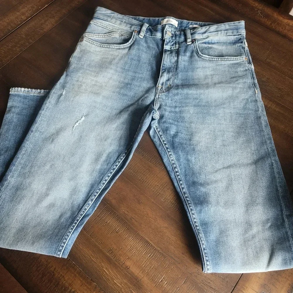 NWOT Men's Italian‎ Closed Straight Leg Jeans 32